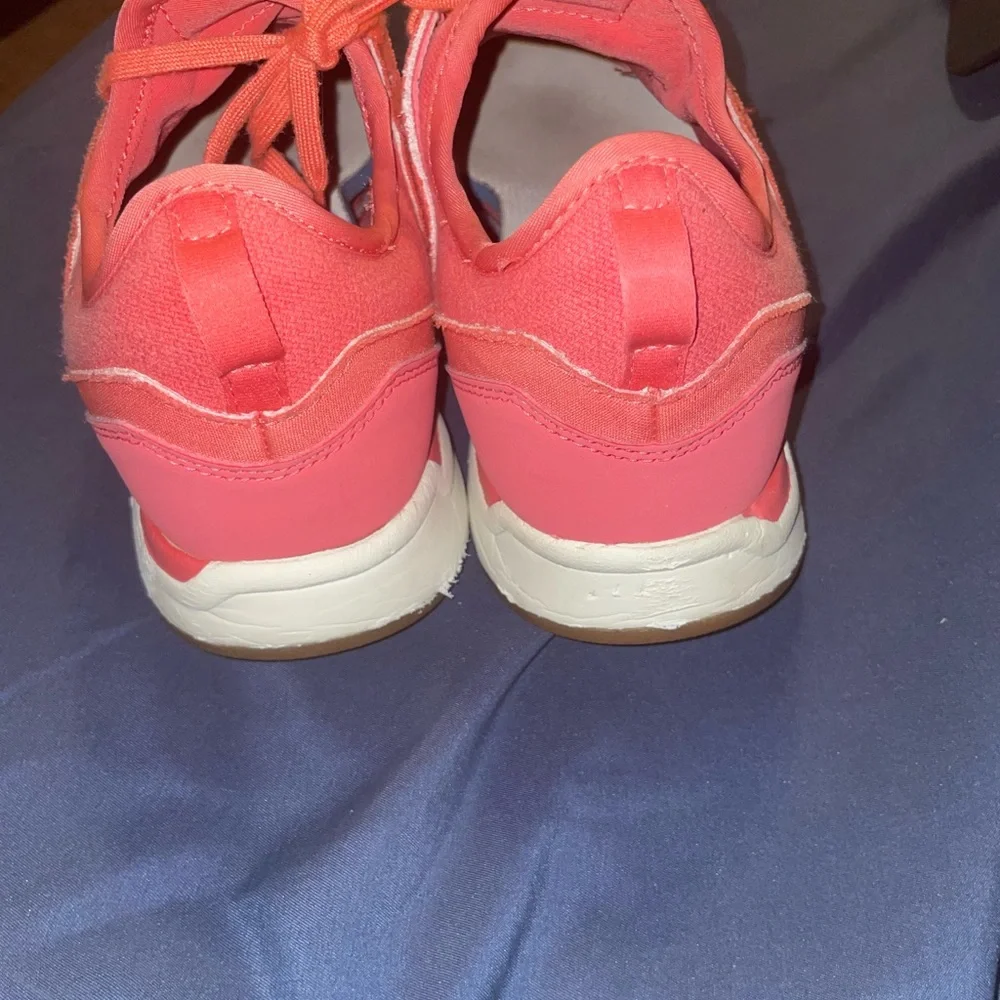 Shoes - Picture 4 of 6